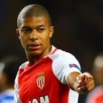 PSG ofrece un jugador y dinero al Mónaco por Mbappé