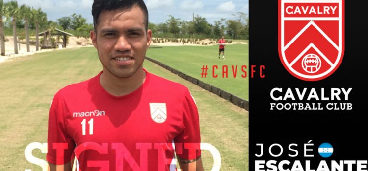 José Escalante presentado por el Cavalry FC de Canadá