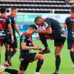 Alex López asiste en la victoria del Alajuelense ante Saprissa