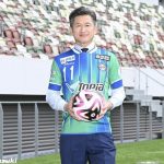 El veterano futbolista Kazu Miura, de 57 años, regresa a Japón para seguir jugando