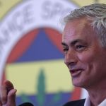 Mourinho llega al Fenerbahce «sin promesas» pero con el objetivo del campeonato turco