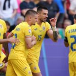 Rumanía golea a Ucrania en una mala tarde de Lunin