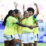 Marta comanda triunfo de Brasil en debut en París