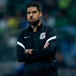 Corinthians destituye al técnico portugués Antonio Oliveira tras caer ante Palmeiras