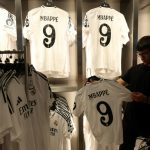 Se desata la fiebre por la camiseta de Kylian Mbappé en las tiendas del Real Madrid