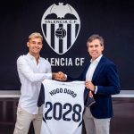 Hugo Duro renueva con el Valencia hasta 2028