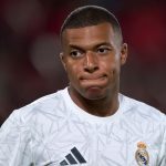 Mpbappé lleva ante la liga francesa y a la UEFA litigio por una prima con el PSG