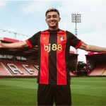 El Barcelona traspasa al mexicano Julián Araujo al Bournemouth de la Premier League