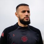 Noussair Mazraoui, del Manchester United, es operado del corazón