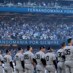 Dodgers rinde homenaje a Fernando Valenzuela en el Juego 1 de la Serie Mundial contra Yankees