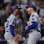 Zapatillas de Freeman y guantes de Mookie Betts al Salón de la Fama del béisbol