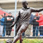 Erigida una estatua de la leyenda Just Fontaine en Reims