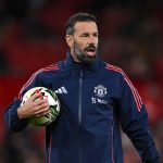 Ruud Van Nistelrooy quiere quedarse de asistente en el Manchester United