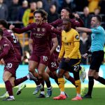 Stones rescata al Manchester City en un dramático final contra los Wolves