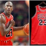 ¡Una locura! Camiseta de Michael Jordan se vende en 4,68 millones de dólares