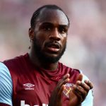 West Ham contempla ampliar el contrato del lesionado Michail Antonio