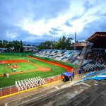 Presidenta inaugura el remodelado campo de béisbol “Héctor Chochi Sosa”