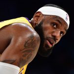 ¡Histórico! LeBron James rompe el récord de minutos disputados en la temporada regular